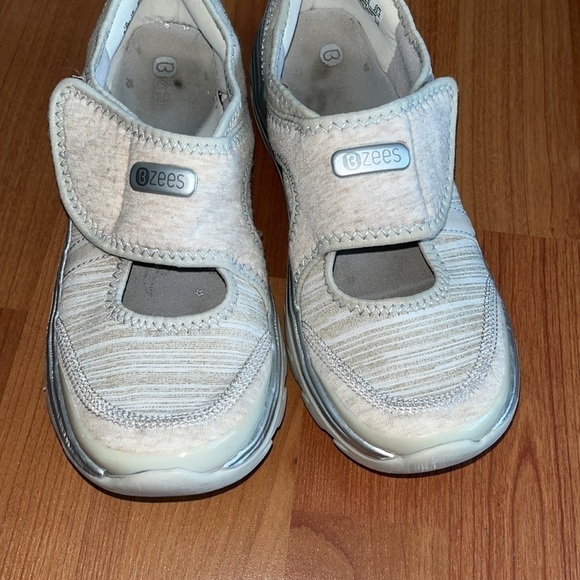 BZees women’s Bliss Slip-On shoes Size 6.5 - Picture 3 of 9